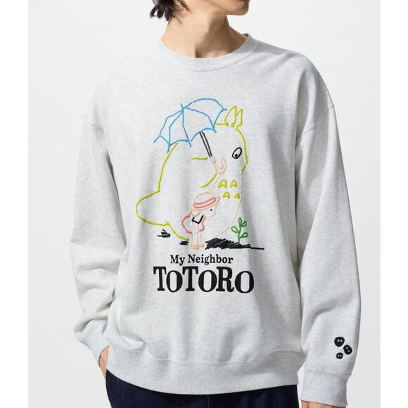 Uniqlo Studio Ghibli My Neighbor Totoro Sweatshirt in Light Gray - Picture 2 of 12